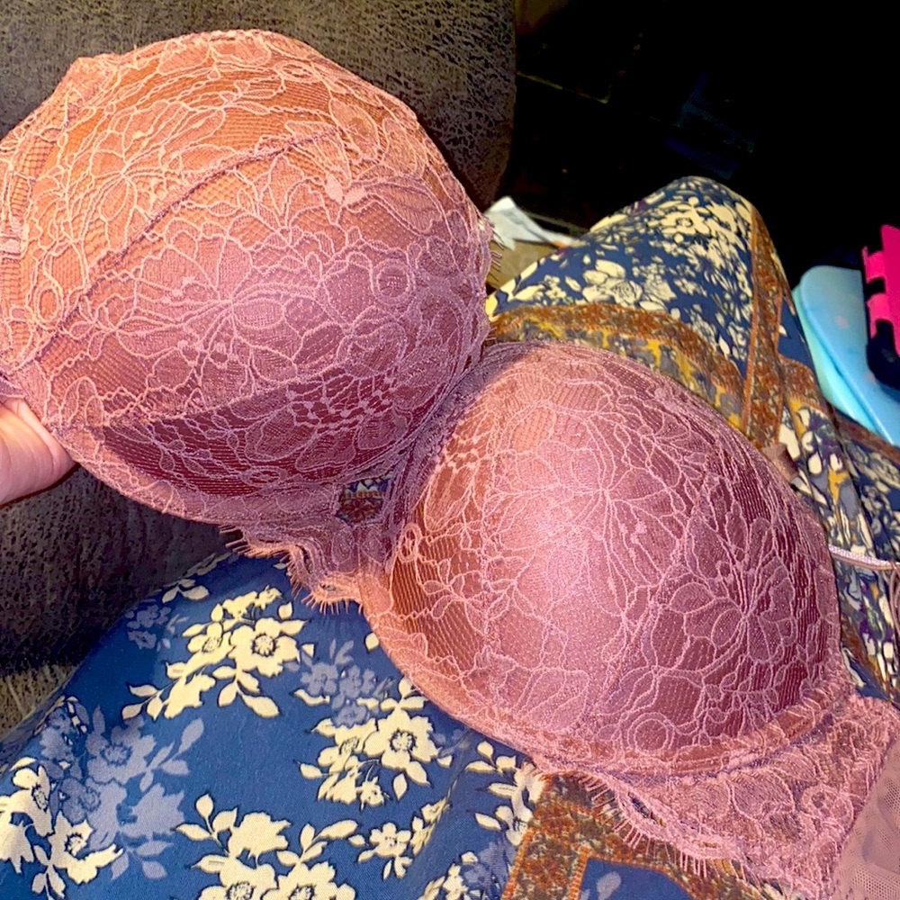 Victoria’s Secret bombshell bra